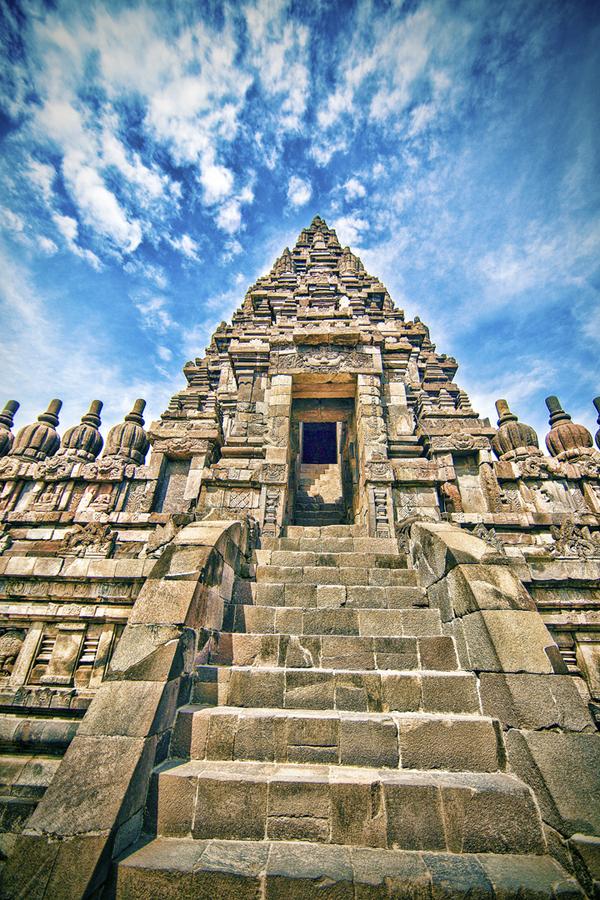mindythelion's tweet photo. Prambanan Java
http://t.co/S903wWzh5s http://t.co/WQPWH29P4f