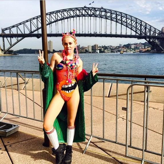 HBM10A's tweet photo. Good luck everyone. #channelmiley #whatwouldmileydo #dirtyhippy #arts2091 http://t.co/0hc6NMj8TH