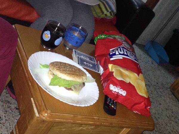 NoeliaSS_95's tweet photo. #Arrow3x01 por fin!!! πππ@Gara_qa95 @Marta_SS80 http://t.co/DRAm2vH5YP