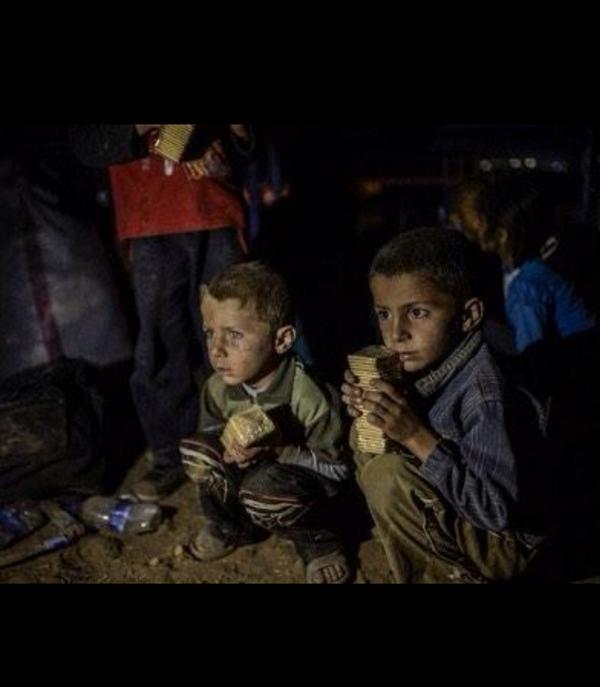 siiregazeleee's tweet photo. #PleaseHelpToKobane http://t.co/ClmS0U5yxR