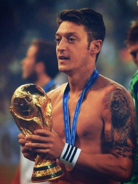 Happy 26th  birthday, Mesut Ozil !!!!!!!                  