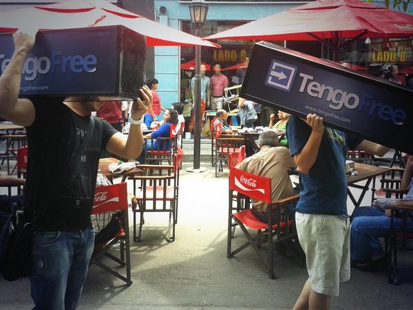 My_OldMe's tweet photo. #MeVolvi loco con mi cartel de @TengoFree por las calles de Tucumán http://t.co/j8KWalgLK1