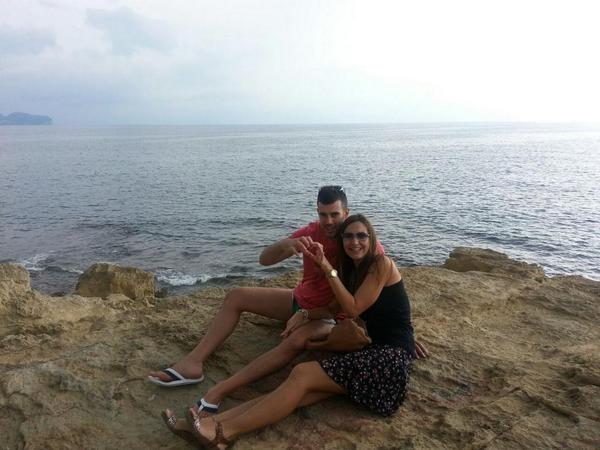 Diegochoa1985's tweet photo. "@Laura9_sp Y si me dan la oportunidad de pedir tres deseos, te pido tres veces." http://t.co/6OgxXTwEp9