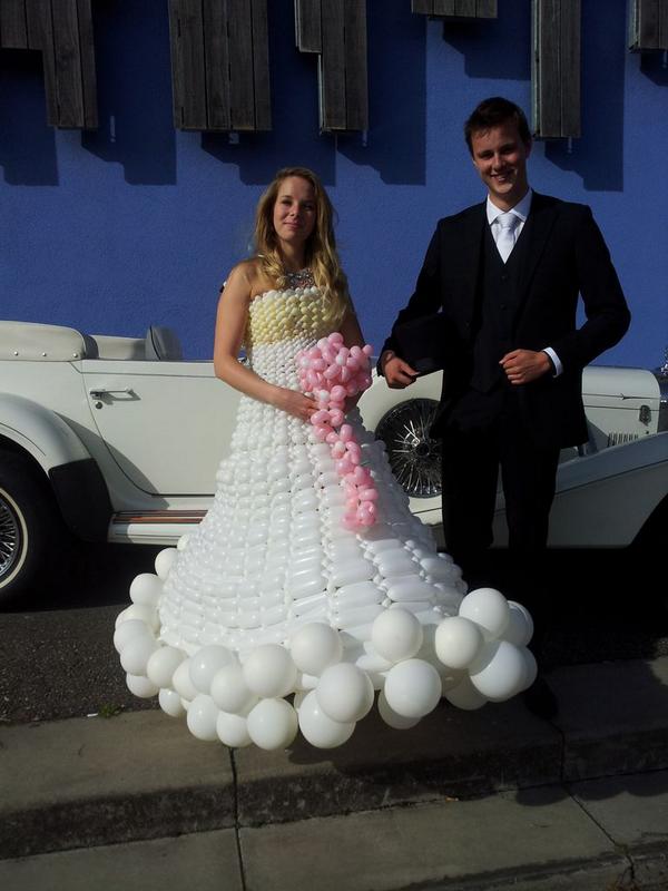 picobello8's tweet photo. Balloon dress http://t.co/p27FdtX7FI