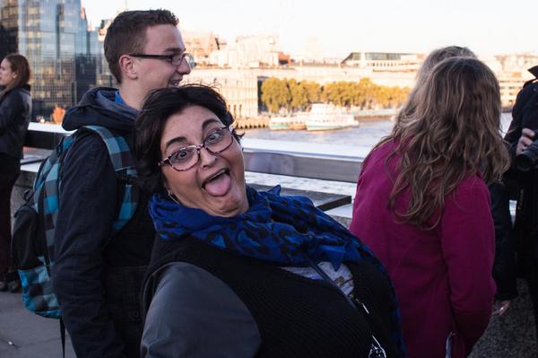 LaughingAround's tweet photo. Other people from London Bridge XD !! http://t.co/1WQowsoJn9