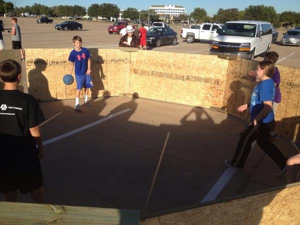 FOFPENN's tweet photo. @firststudents @FirstHurst have the craziest game going on at fields of faith at Pennington Fields #fofpenn http://t.co/DFZ8v1h65g