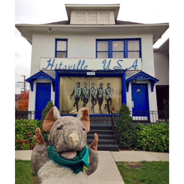 RJBiscotti's tweet photo. Smokey Ratbinson 🐭🙏🎶 #PJFall2014 #motown #hitsvilleusa #Detroit @motown http://t.co/CAN1urDT9A