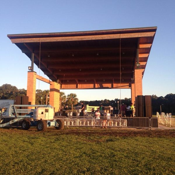 YoungMogul2DE's tweet photo. Getting set up for tomorrow @OHYESMARIO x @JoJoistheway x @Iamsovicious x @YOUNGTRAJIK http://t.co/MulXSHQNPM