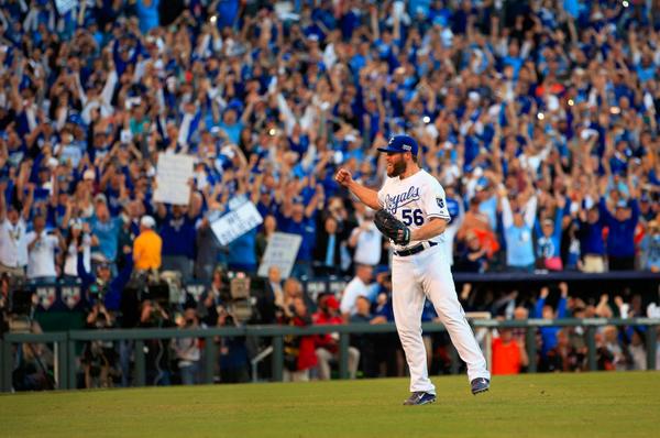 espn's tweet image. The Kansas City @Royals are the first team in MLB history to begin the postseason with 8 straight wins.

Incredible.
