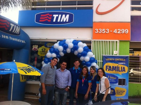 gynarc's tweet photo. Mais nova loja da TCO..  Tim Goianesia!!! @Power_Dealer @AndersonBAraujo @anderindalecio http://t.co/mCuQdddPiZ
