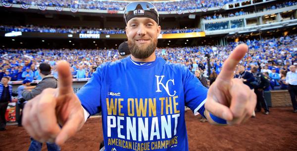 Cut4's tweet photo. Followers to RETWEET can win an Alex Gordon bat. #WorldSeries http://t.co/eZqe9b0Up9