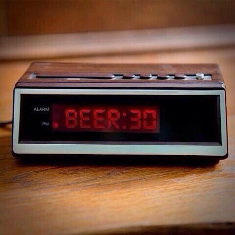 t_foots's tweet photo. Oh would you look at the time http://t.co/sAR7IxiXAG