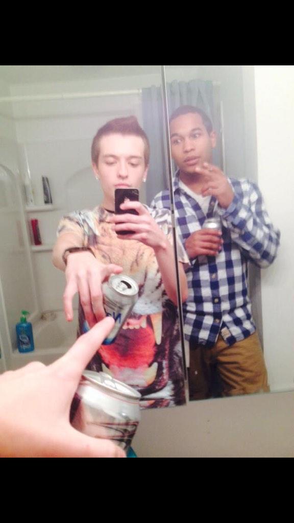 hellagood23's tweet image. 💯💯💯💯 #therealest @LeJibby