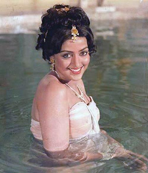 Happy Birthday Hema Malini! Dreamgirl turns 66 today. 