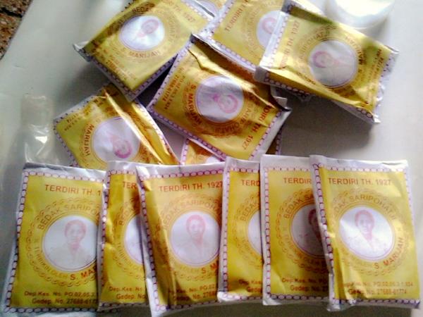 SecondCorner_'s tweet image. Masker Saripohatji 35rb untuk 10pcs. Wanna ? 089620702686 #sell #barter #garagesale