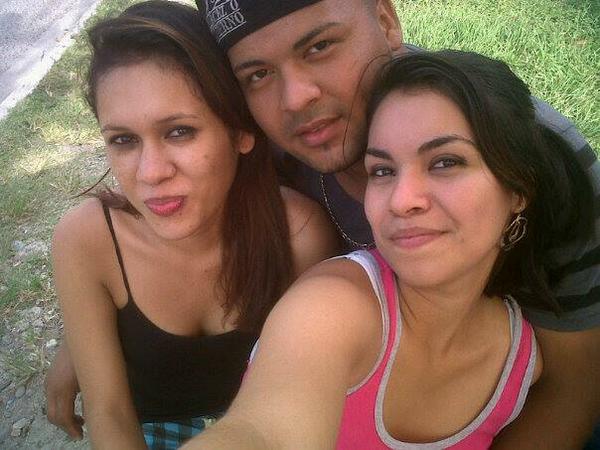 ElpapiJoxe30's tweet photo. Hoy pase una tarde marabillosa con mis dos adoradas amigas,las adoroo,aquii una postal la comparto con ustedes amig@s http://t.co/ZVMH25WHBA