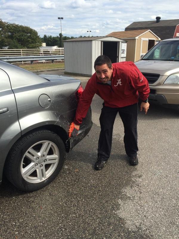 homedepot880's tweet photo. Thanks Les Smith! Working hard washing associates cars! 
#dedicatedDOM
#makethewheelspop http://t.co/h45EfkKLQ3