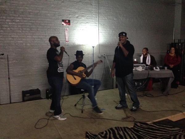 EM_TheRhymer's tweet photo. We good anywhere we go #visionarysounds #heartofaking #live #mic #check #HipHop #go #rhyme #dj #Brooklyn http://t.co/5awLWsR3Qi