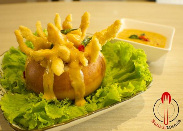 BoonTongKeePH's tweet photo. Cream Cheese Chicken! An explosion of flavors with every bite! http://t.co/t117Mj1PWi