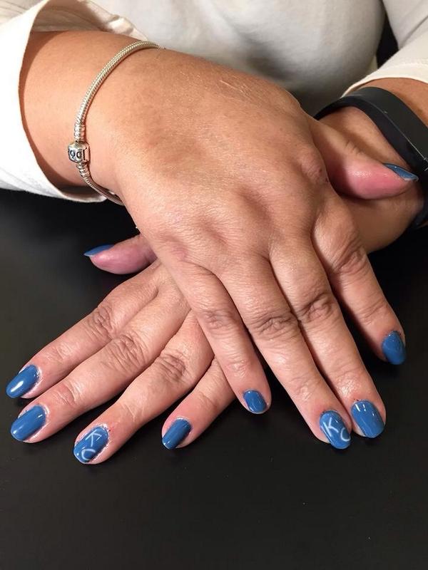 SALON208's tweet photo. KC Royals nail art by Stacia Diaz! #TakeTheCrown #Royals #WorldSeries http://t.co/Y6KVE1W8vA