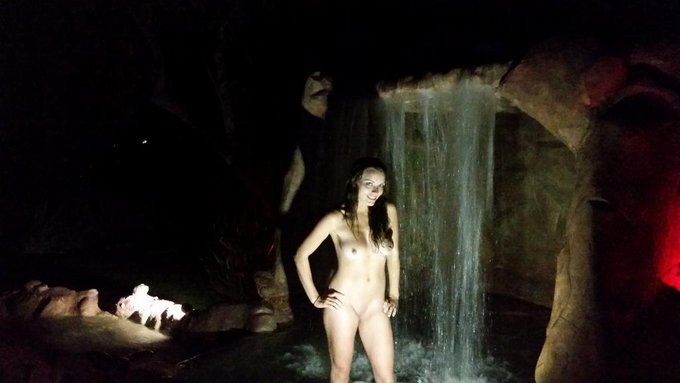 Lol really hard to look sexy when the water is really cold http://t.co/o3JGPaoIOe