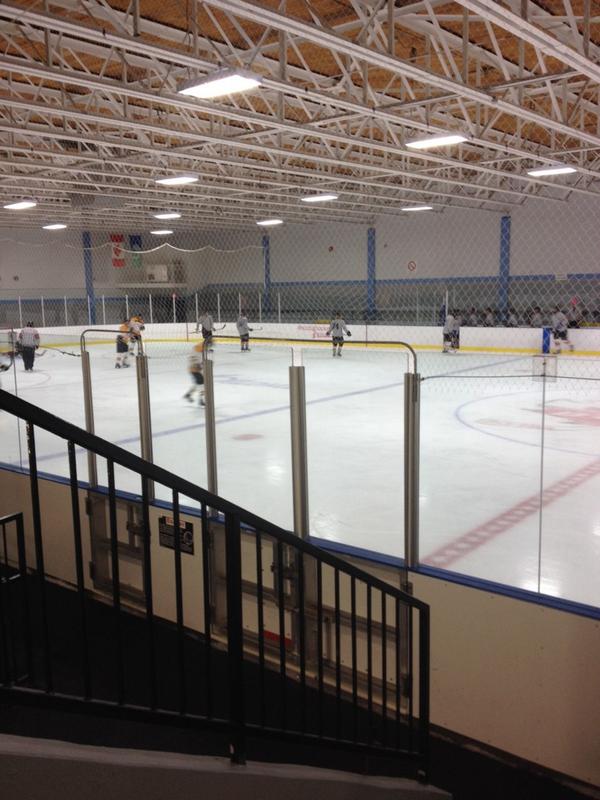 SydneyGrrant's tweet photo. Yay sports! #imfuckingcold π http://t.co/MU2jndByIX