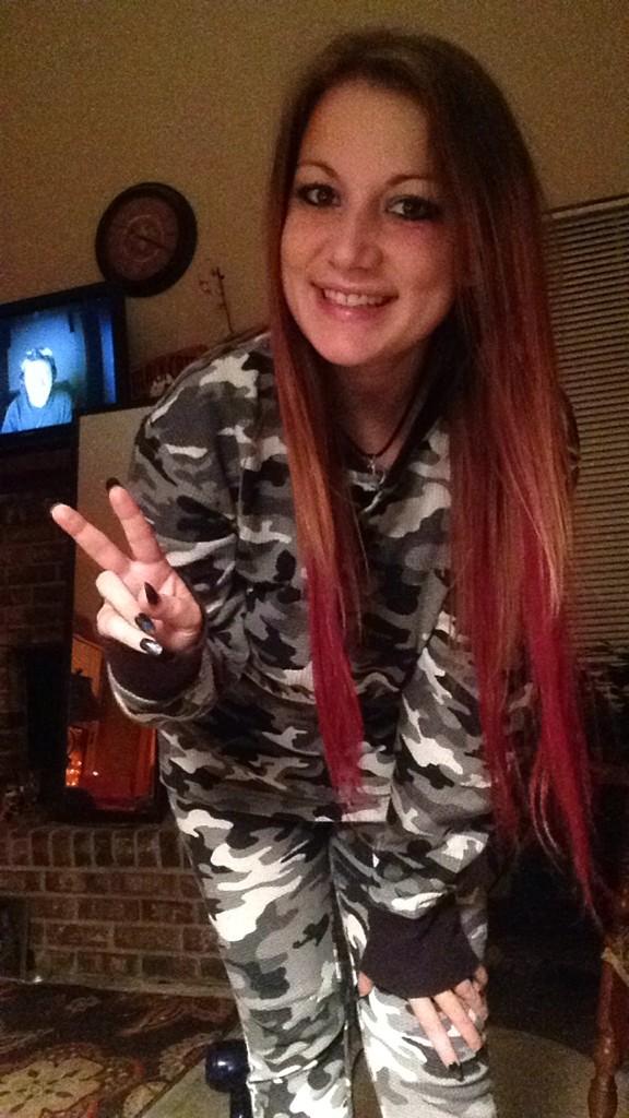 dylanwalsh1992's tweet photo. Onesie weather http://t.co/B4NLsgVmqC