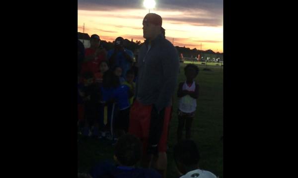 BleacherReport's tweet photo. VIDEO: JJ Watt stopped by a youth football practice to give a motivational speech http://t.co/My916r103N http://t.co/C4kA7UueDd