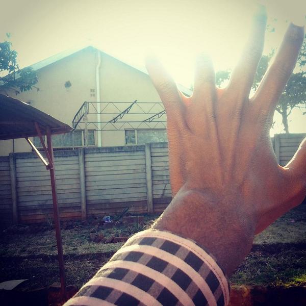 GriottOfficial's tweet photo. #WelcomeToZimbabweWhere the sun shines the brightest, we smile the brightest and work the hardest http://t.co/2YSYRCViAa