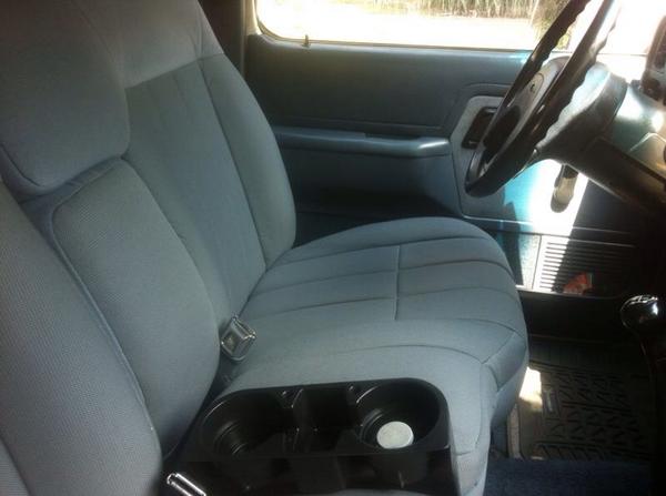 bayos's tweet photo. @TeloVendoGDL Ford Ranger 90. Impecable. 83k millas. 2dueños,la tengo desde hace 13 años. $42mil pesos. Nunca chocada http://t.co/uWEPdgL0vg