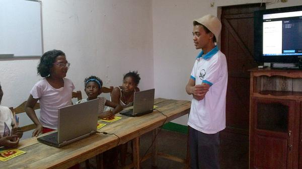 CoderDojo_501's tweet photo. Teenagers enjoyed our first @CoderDojo  event #DojoPics , eager for the next session http://t.co/cuQdhUeS6l