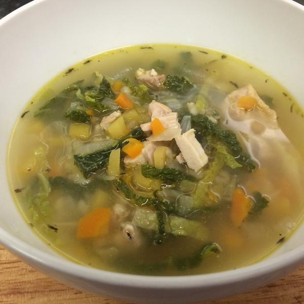 homemadeleigh's tweet photo. Today's homemade soup.. Chicken broth #realsoup http://t.co/M1acLqw7lv