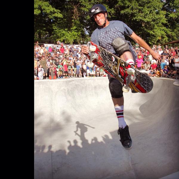 thedougmichaels's tweet photo. #tbt @tonyhawk doing a @Madonna at the @birdhouseskateboards demo at Pitcher Park back in August #412vm #skatepgh http://t.co/ql5Kd0ZYq9