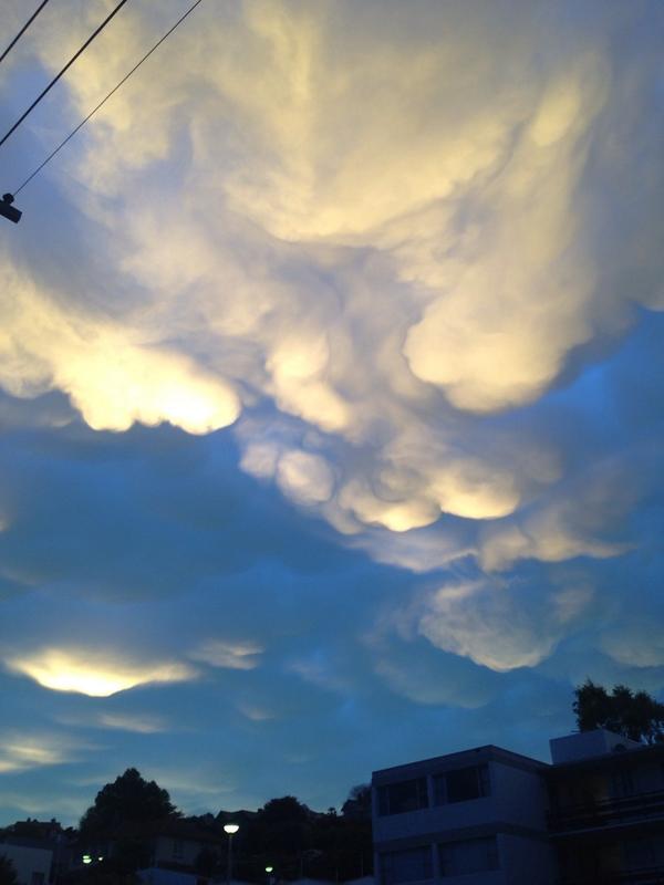 isaacp19's tweet photo. Crazy cloud formations for the brothers#twottersphere #wearein http://t.co/NgyHk3fJTc