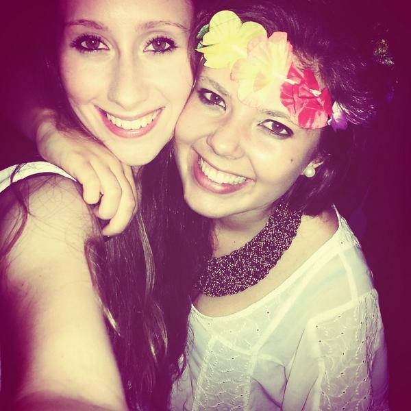 Lorito_23's tweet photo. Muchisisisismas felicidades tercerina!!🎂🎂🎁🎁 Disfrútalos como se merecen esos 19!!! Se te quiere ❤❤❤ @Isarodrim95 http://t.co/SB5h8X0jK3