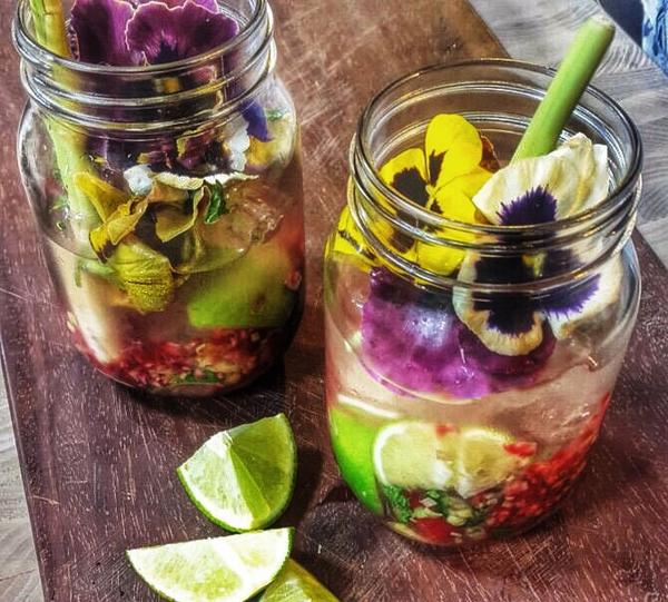 clairejoycooks's tweet photo. Coconut water, raspberry, lime Non-alcoholi cocktail @expressoshow http://t.co/K7YAsWpHqo