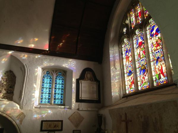 revlesleyjones's tweet photo. Getting ready for @BapTongeCEP #Harvest Festivals and noticed light dancing on the wall!
#Jolly
@BapchildChurch http://t.co/l2qLW1vWLt