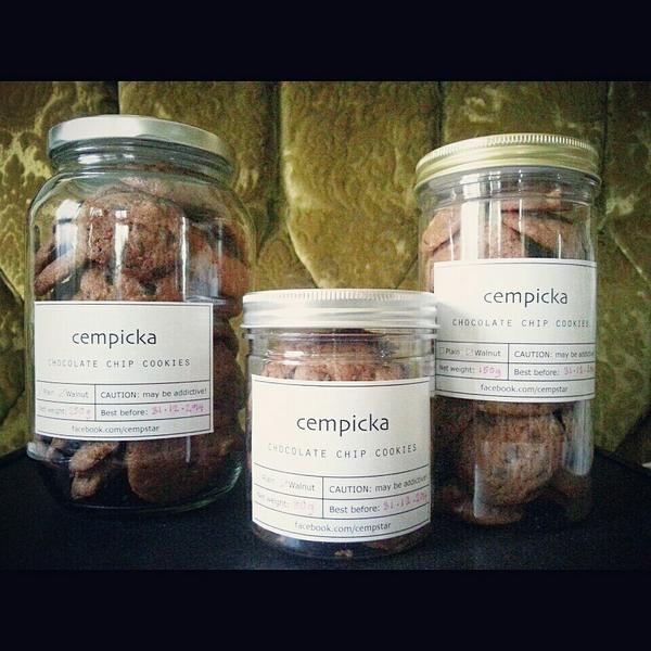 cempicka's tweet photo. Our much adored chocolate chip cookies* is making its star appearance at Publika under the stage 18-19 oct. Come! http://t.co/RgSyMTnJ9v