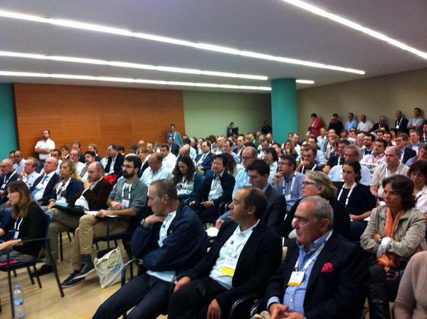 mispeces's tweet photo. Aforo lleno tb #acuicultura #mispeces #ae2014 http://t.co/TyR3h6iMHp