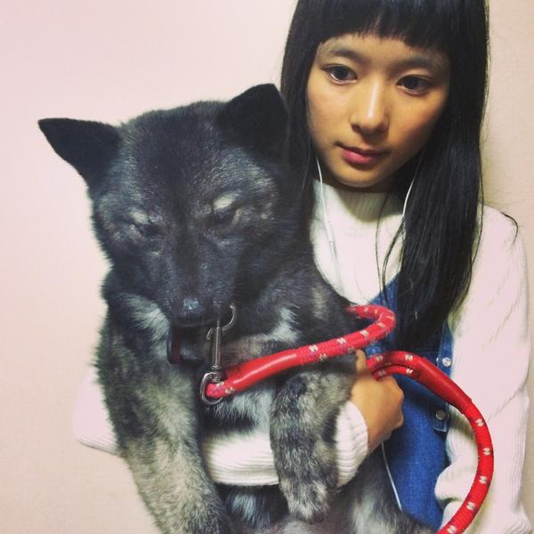 芳根京子 Staff お散歩の後足洗うのやだよね お水怖いよね わかるよ わかるけどやっぱりばっちいからさ 洗わないとお家入れないんだ わかってくれるかな ねえ くまさん 毎日そんなに落ち込まないで もう6年目だよ お願い 慣れよう Http