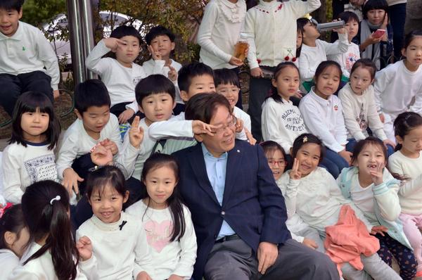 '미금초등학교 한마음 운동회' 예쁜 아이들 사진 보러오세요~ me2.do/xsTsMngR 이 아이들의 꿈을 위해 교육예산을 더 늘리도록 노력하겠습니다^^