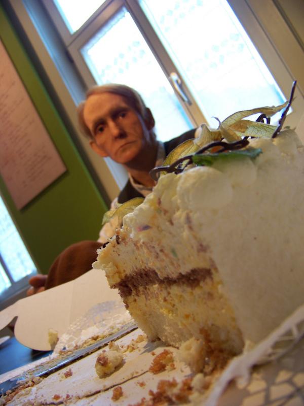 Kuchenreste, Quiz und Kindergeburtstage. Der alte Köhler und seine neue Leidenschaft.