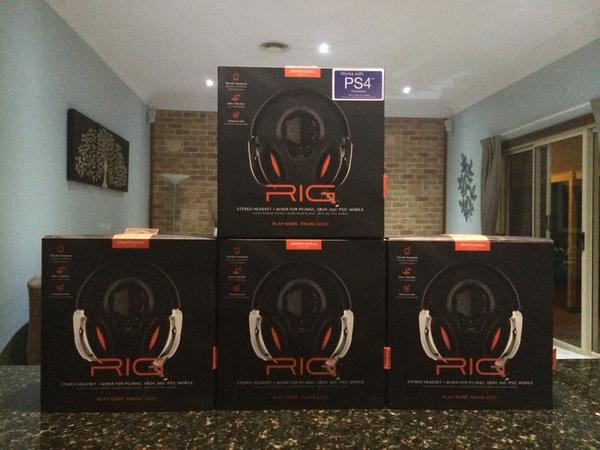 Mindfreak's tweet photo. #CarepackageInbound from our amazing sponsor @PLTgaming_AU. This house is #RIGGEDTOBLOW #RIG http://t.co/a2fpcoj2sI