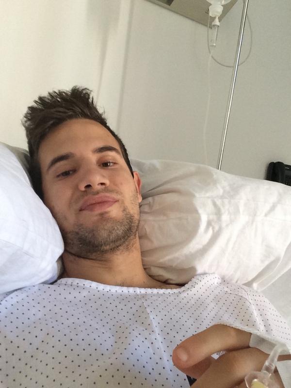 Peyi28's tweet photo. Operación genial! Ahora sí que sí a empezar a recuperarme de verdad! Gracias a todos por los ánimos. http://t.co/Xg3KIQp3KC