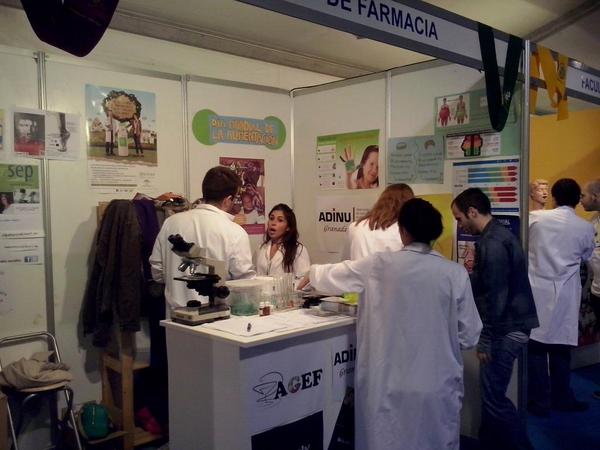 AdinuGranada's tweet photo. Seguimos!! Atrévete a realizar nuestros talleres de hoy! #JRE2014 @agefarmacia http://t.co/ZKrnRSYLLn