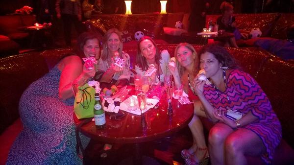 ApexHotelsBiz's tweet photo. Delighted to see how everyone's loving the #ApexDucks in Vegas #IMEX2014 @VisitScotBTU Which is your favorite? http://t.co/EuopACEX9P