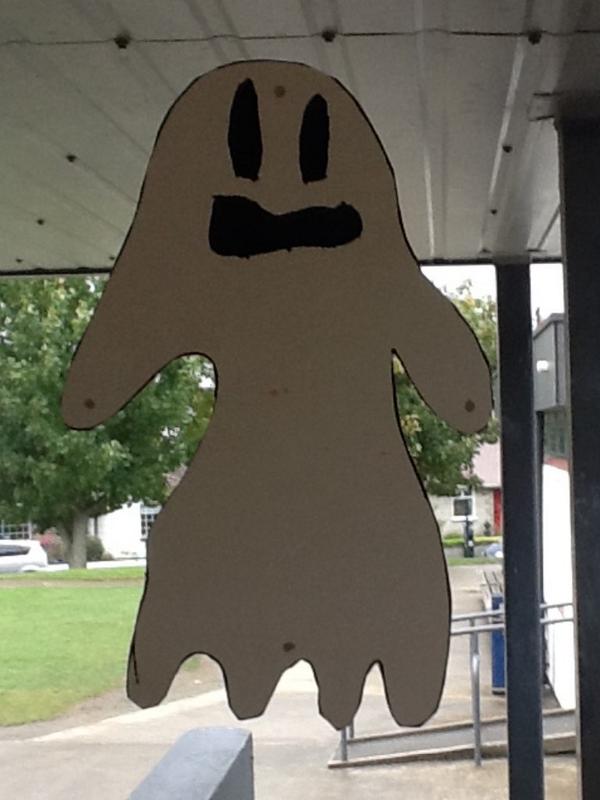 AimeeG360's tweet photo. Decorations for Halloween http://t.co/FwkAlUjFga