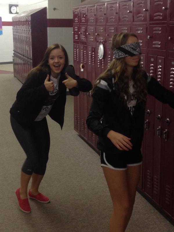 craignobiling's tweet photo. CHS Psych class in sight deprivation experiment #ajohnson #jgarrett #safetyfirst http://t.co/14eCwq0bqw