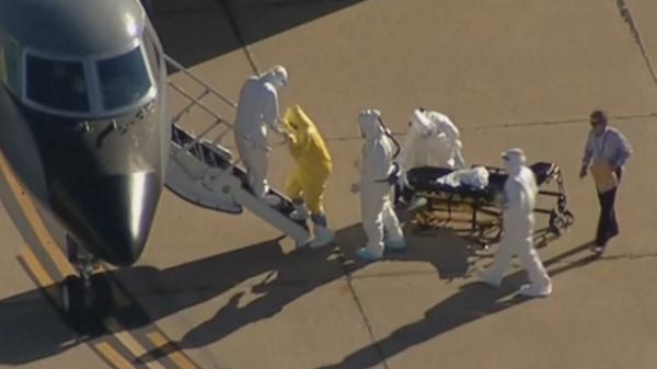 SkyNews's tweet image. Can you spot what's wrong in this picture? #EbolaCrisis news.sky.com/story/1354204/…