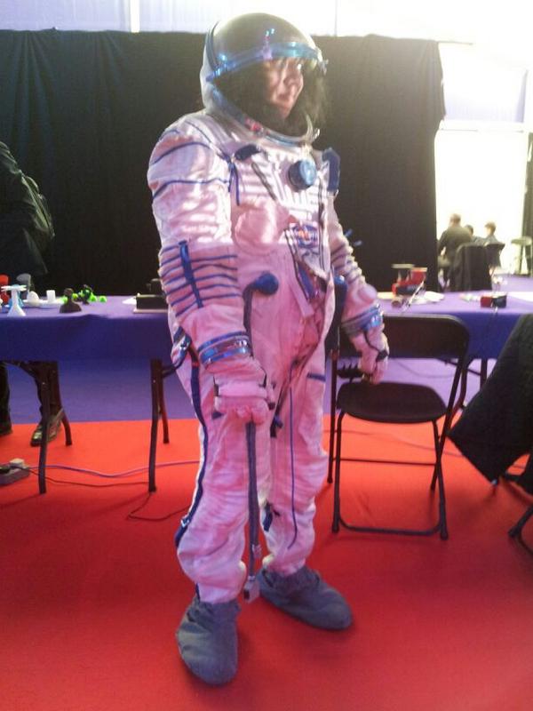 itis3d's tweet photo. Always had a dream to work in space. Finally managed it with #venturethinking @TechnopopLondon http://t.co/IV4fJoQ02D